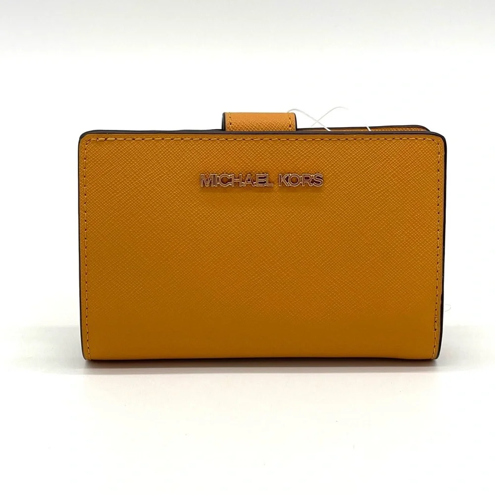 Michael Kors Medium Bifold Zip Corner Wallet